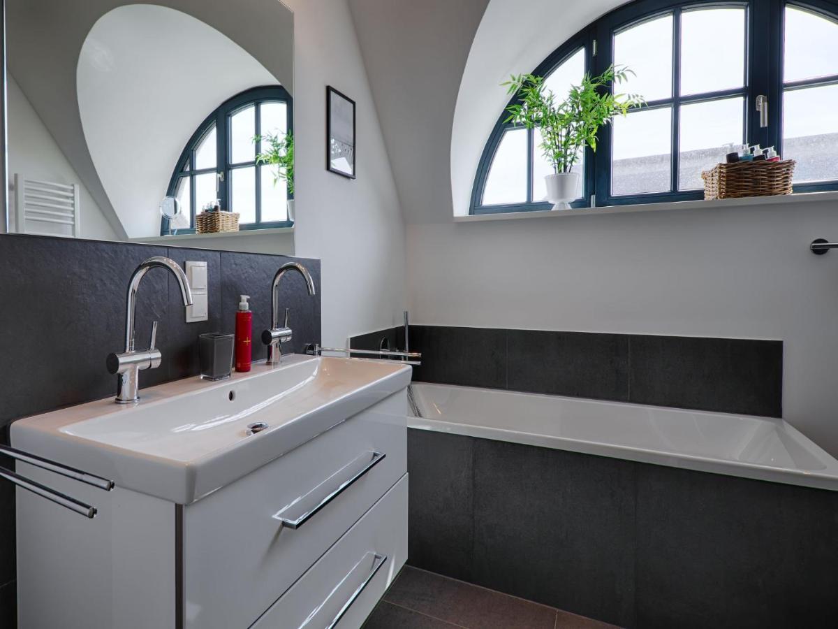 Reetland Am - Premium Reetdachvilla Mit 3 Schlafzimmern, Sauna Und Kamin F27 Hébergement de vacances *