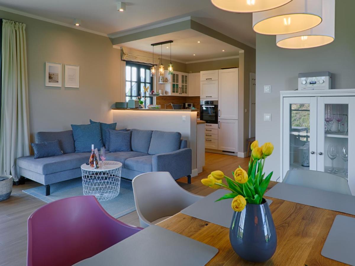 Hébergement de vacances Reetland Am - Premium Reetdachvilla Mit 3 Schlafzimmern, Sauna Und Kamin F27 Dranske